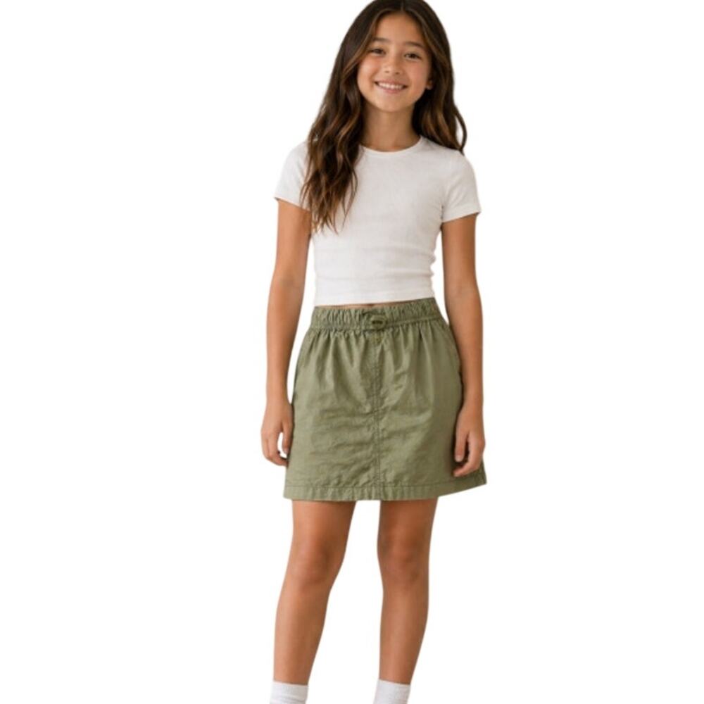Art Class Girl’s Green Cargo Skirt Size 8 (M)